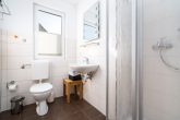 "Romantische Ruheoase am Müritzufer - Ihr Ferienhaus in idyllischer Lage!" - Gäste-WC mit Dusche