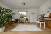Wohnzimmer - Licht, Raum und Design – Ihr modernes Zuhause auf großem Grundstück