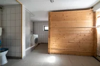 Saunaraum mit Dusche