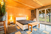 Schlafzimmer II - Zeitlose Inselarchitektur trifft modernen Wohnkomfort – Ein Wohntraum auf Ummanz