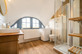 Badezimmer - Zeitlose Inselarchitektur trifft modernen Wohnkomfort – Ein Wohntraum auf Ummanz