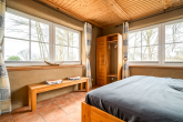 Schlafzimmer I - Zeitlose Inselarchitektur trifft modernen Wohnkomfort – Ein Wohntraum auf Ummanz