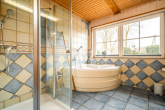 Badezimmer - Zeitlose Inselarchitektur trifft modernen Wohnkomfort – Ein Wohntraum auf Ummanz