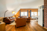 Wohnzimmer - Zeitlose Inselarchitektur trifft modernen Wohnkomfort – Ein Wohntraum auf Ummanz
