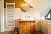 Badezimmer - Zeitlose Inselarchitektur trifft modernen Wohnkomfort – Ein Wohntraum auf Ummanz