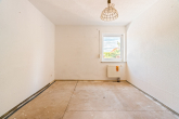 Schlafzimmer - Wohnen mit Mehrwert – 3-Zimmer-Eigentumswohnung inklusive Garage und kleiner Gartenfläche