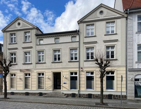 Voll vermietetes Wohn & Geschäftshaus, 17235 Neustrelitz, Mehrfamilienhaus