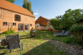Bild - Historisches Bauernhaus mit großer Scheune