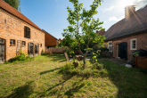 Bild - Historisches Bauernhaus mit großer Scheune