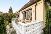 Terasse KI home staging - Ein Zuhause mit Charakter im beliebten Eldenholz