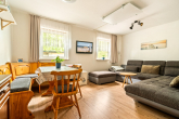 Wohn- Esszimmer - Ferienbungalow nahe der Müritz mit Bootsliegeplatz – sofort urlaubsbereit