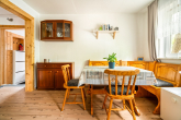Wohn-Esszimmer - Ferienbungalow nahe der Müritz mit Bootsliegeplatz – sofort urlaubsbereit