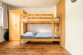 Schlafzimmer - Ferienbungalow nahe der Müritz mit Bootsliegeplatz – sofort urlaubsbereit