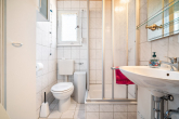 Badezimmer - Top-Lage in erster Reihe, nur ca. 100 m zum Bootsliegeplatz