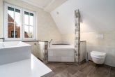 Historische Eleganz trifft auf modernen Komfort in Rechlin - Badezimmer