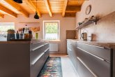 Küche - Wohnen mit Werkstatt und Gartenparadies