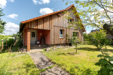 Bild - Wohnen mit Werkstatt und Gartenparadies