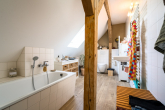 ++Stahl-Immobilien++Traumhaftes Landhaus umgeben von idyllischer Natur - Badezimmer im DG.