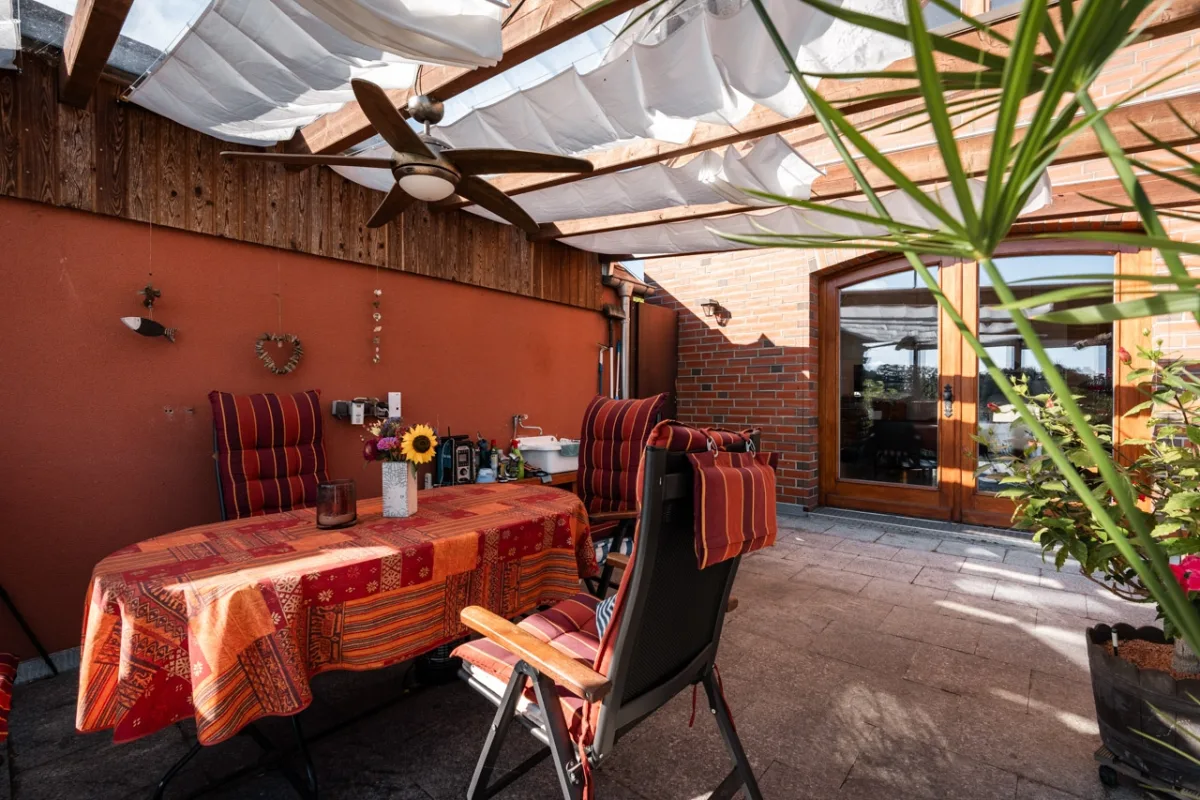 überdachter Terrassenbereich