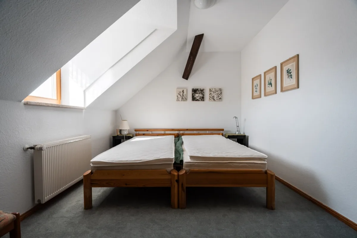 Schlafzimmer DG