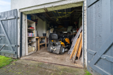 Garage - Charmant saniertes Bauernhaus mit großem Grundstück und vielseitigem Entwicklungspotenzial