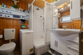 Badezimmer - Wo Sommer nach Kaminofenduft und Seeluft schmeckt: Ferienhaus in Granzow