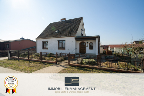 Viel Platz für Ihre Ideen – Einfamilienhaus mit Garten und Nebengebäuden, 16307 Gartz / Oder, Haus