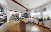 Wohnzimmer/Küche - Bauernhaus mit modernisiertem Wohnbereich, großem Grundstück und zusätzlichem Naturgrundstück