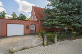 Ansicht Front - Doppelhaushälfte mit Garten und Dachterrasse