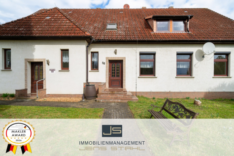 Ehemalige Schule in Seenähe mit Charme, Geschichte und vielseitigem Nutzungspotenzial, 17255 Wustrow, Zweifamilienhaus