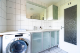 Badezimmer - Charmante Dachgeschosswohnung in einem stilvollen Drei-Familienhaus in Röbel