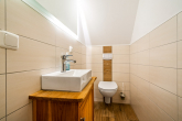 Gäste-WC - Zeitlose Inselarchitektur trifft modernen Wohnkomfort – Ein Wohntraum auf Ummanz