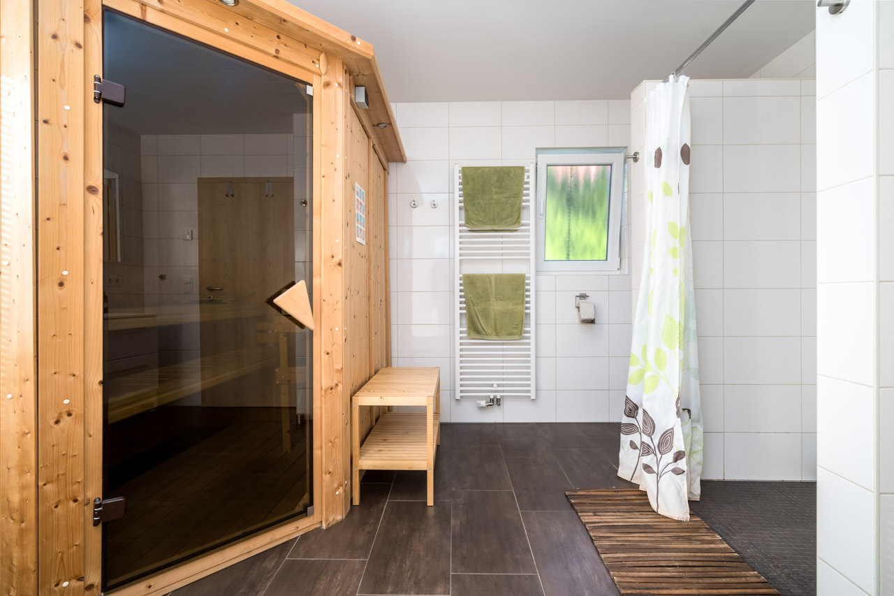 Sauna mit Dusche